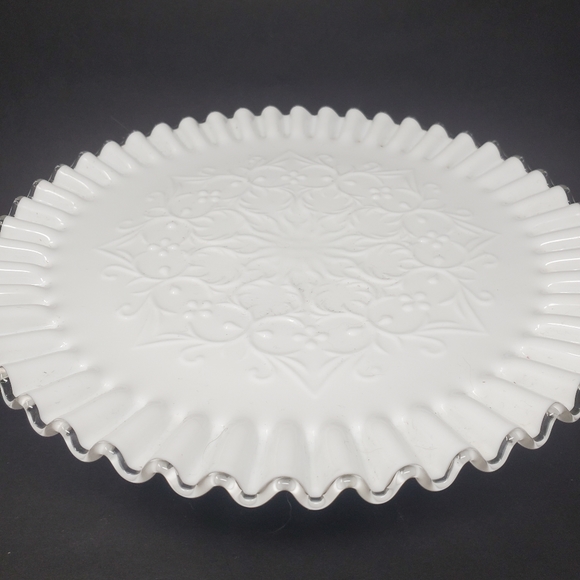 VTG Fenton Spanish Lace Silvercrest Milk Glass Cake Stand - Picture 3 of 3